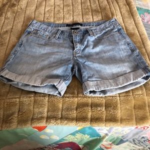 Levi’s Boyfriend shorts